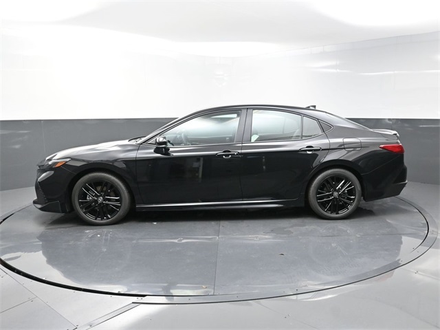 2025 Toyota Camry SE photo 4