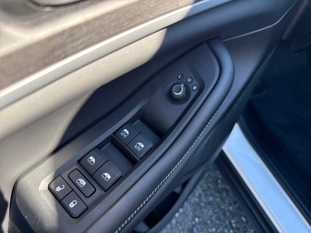 2025 Jeep Grand Cherokee Limited photo 11