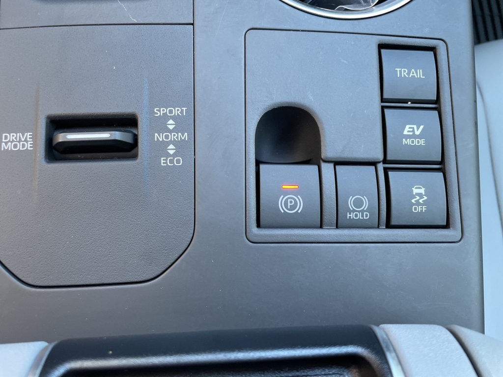 2025 Toyota Highlander Hybrid XLE photo 16