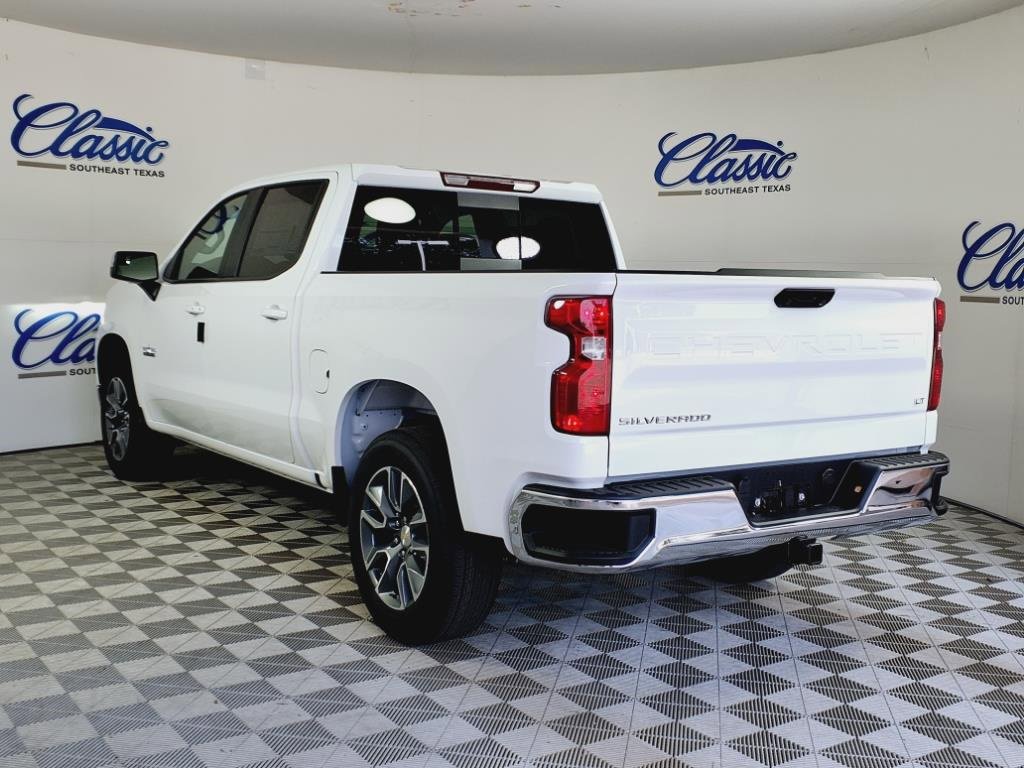 2026 Chevrolet Silverado 1500 LT photo 2