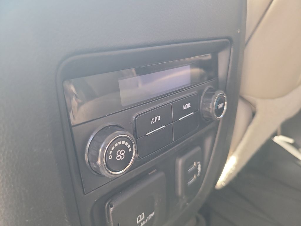 2020 Buick Enclave Essence photo 24