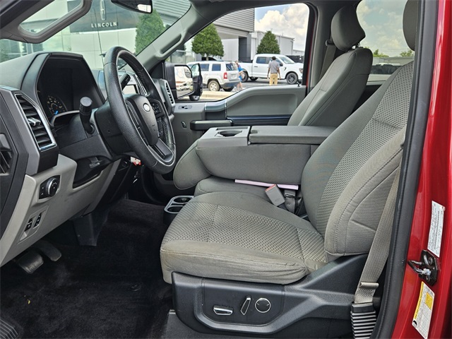 2015 Ford F-150 XLT photo 11