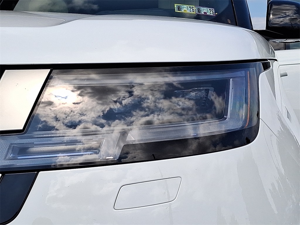 2025 Land Rover Range Rover SE photo 7