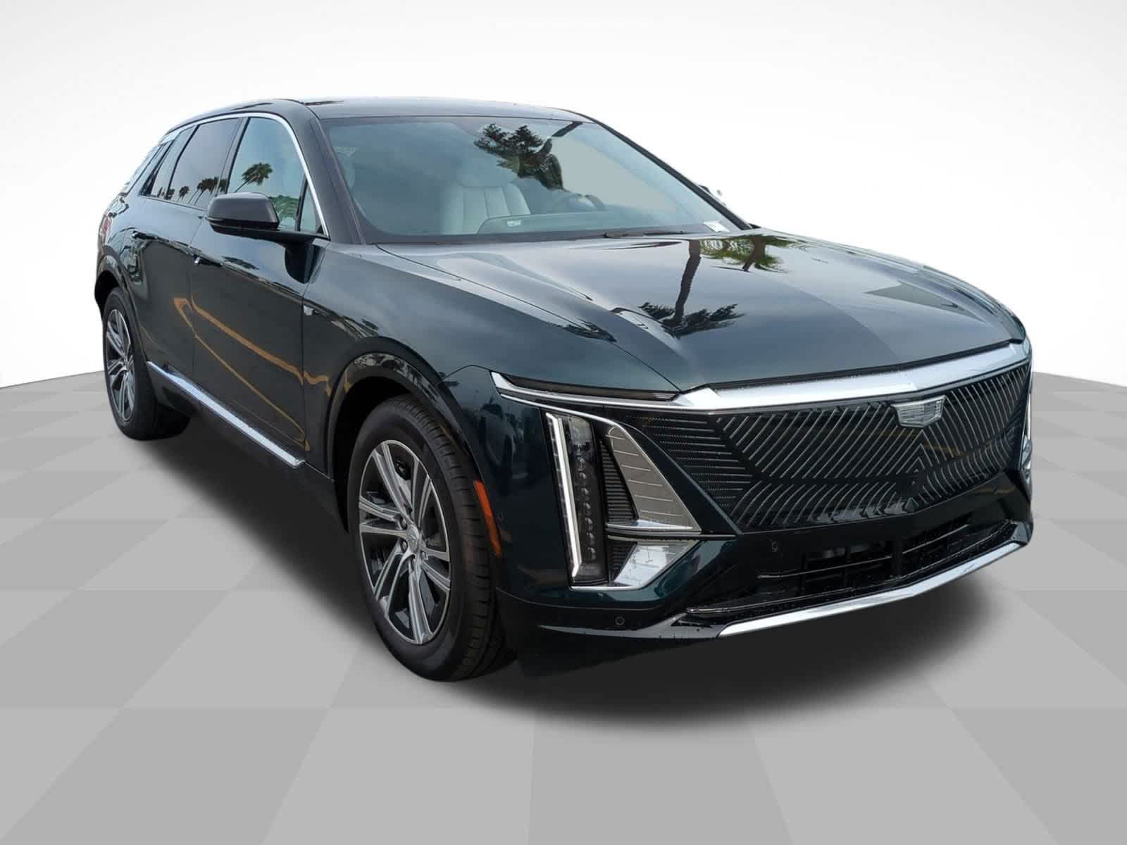 2025 Cadillac Lyriq Luxury photo 3