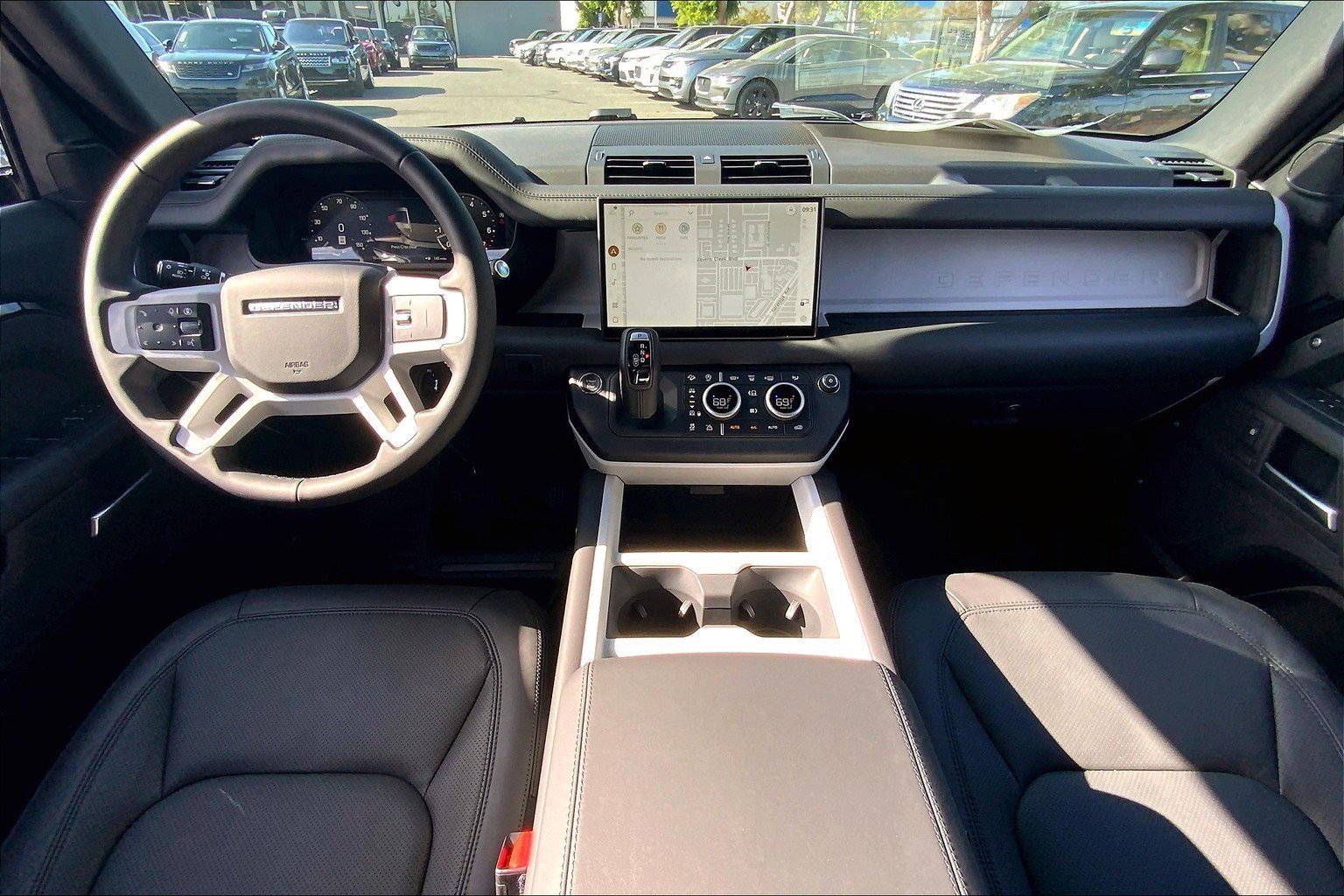2025 Land Rover Defender 130 X-Dynamic SE photo 5