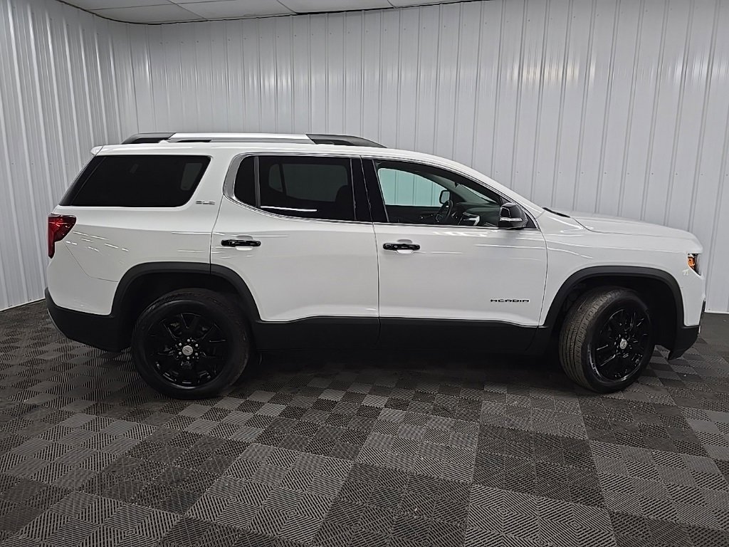2022 Gmc Acadia SLE photo 2