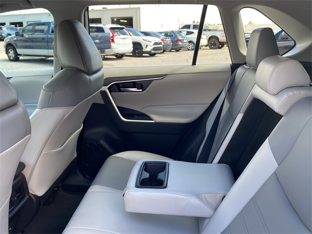 2022 Toyota RAV4 XLE Premium photo 17