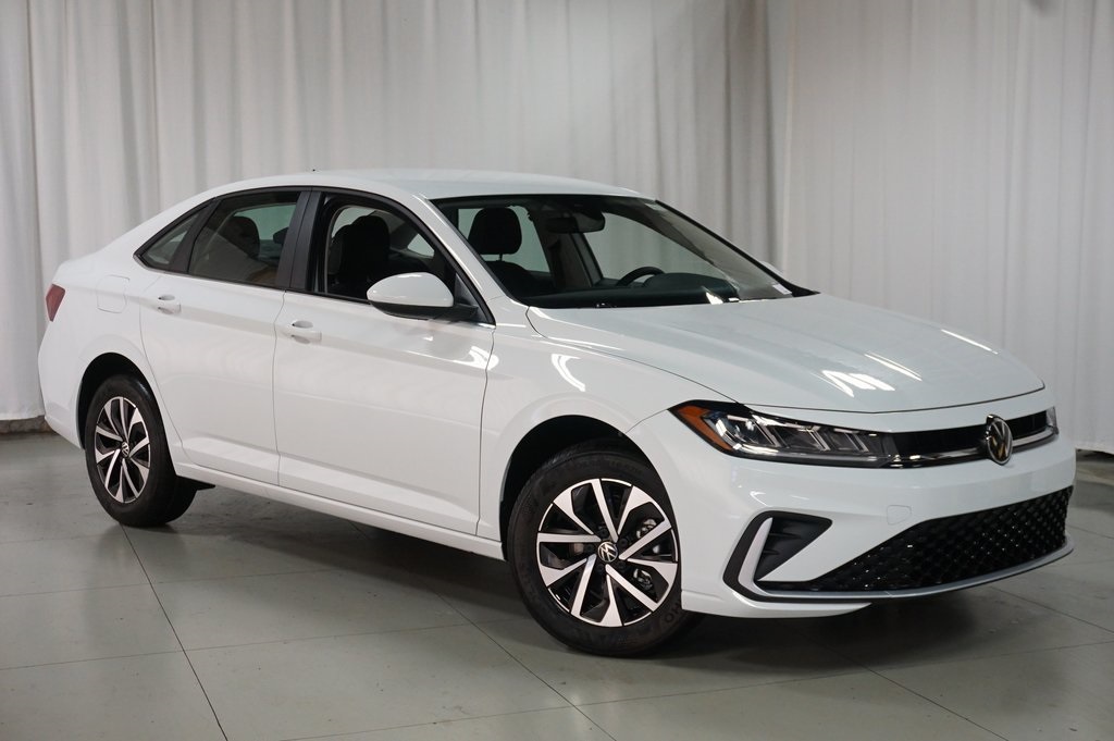 2025 Volkswagen Jetta 1.5T S photo 2