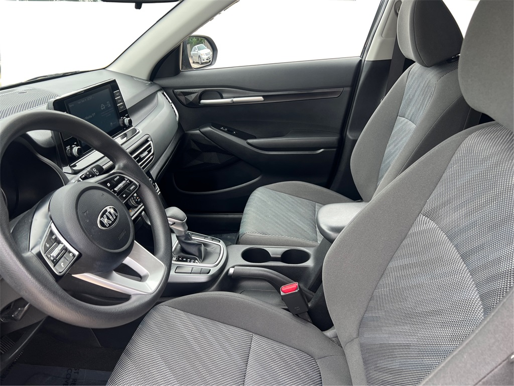 2021 Kia Seltos LX photo 9