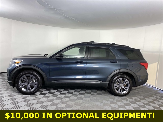 2022 Ford Explorer XLT photo 3
