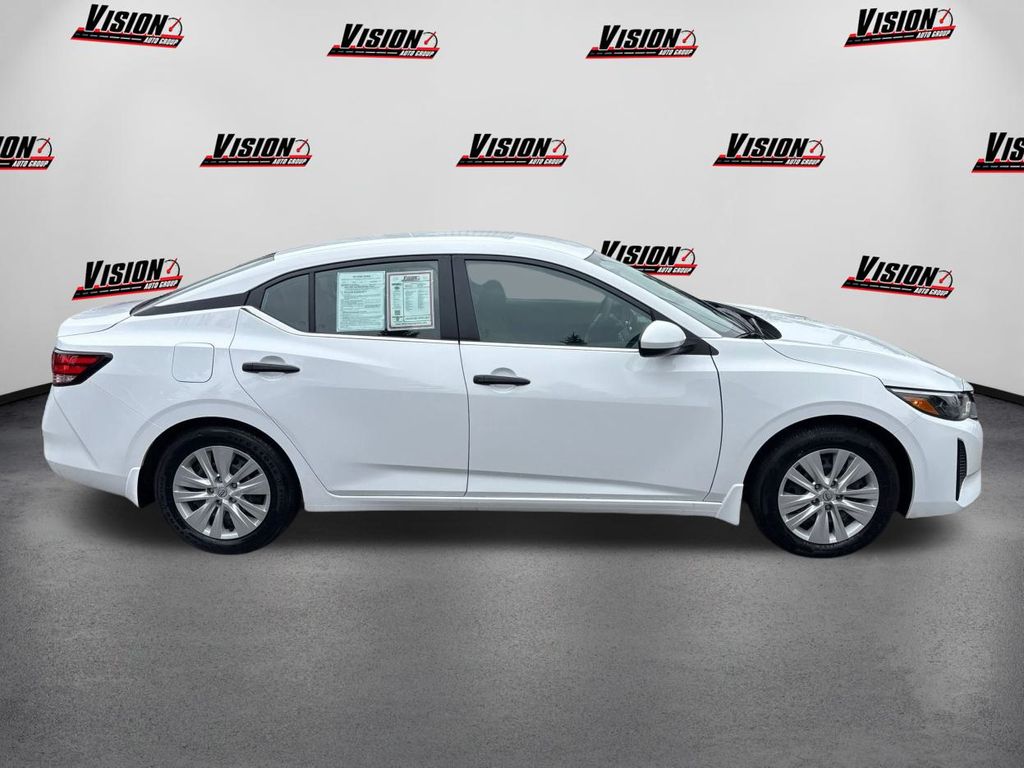 2025 Nissan Sentra S photo 4