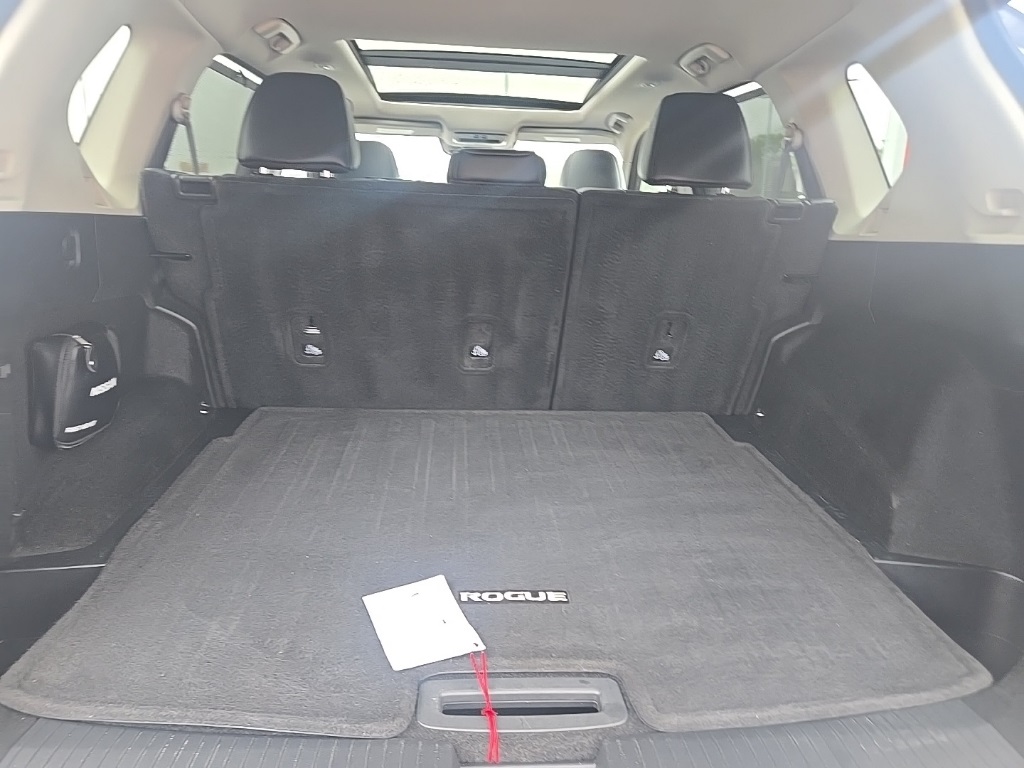2021 Nissan Rogue SV photo 33