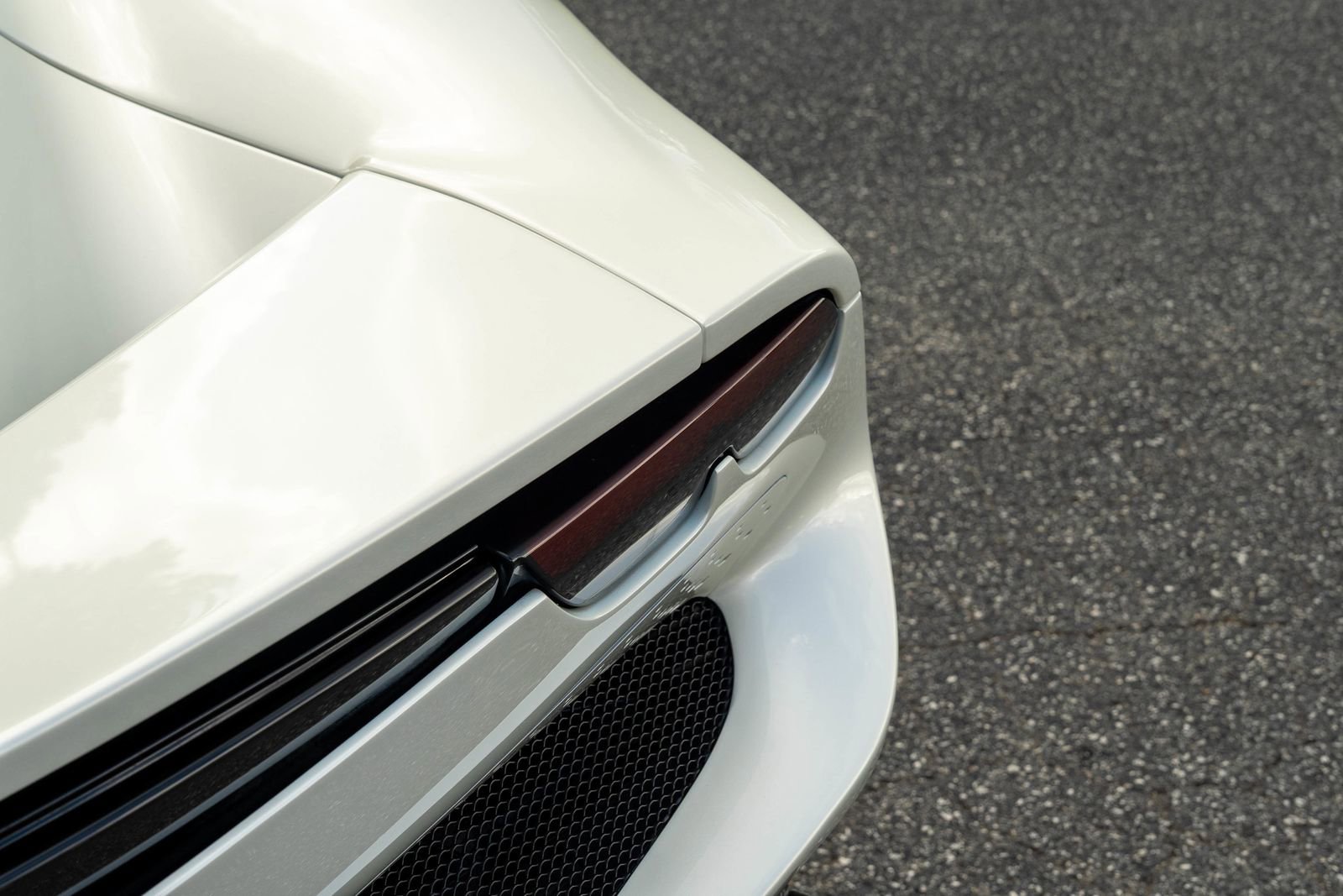 2024 Ferrari 296 GTB Base photo 16