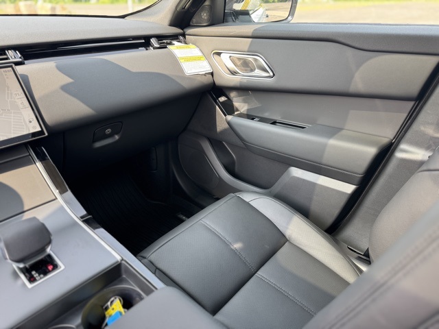 2026 Land Rover Range Rover Velar S photo 11