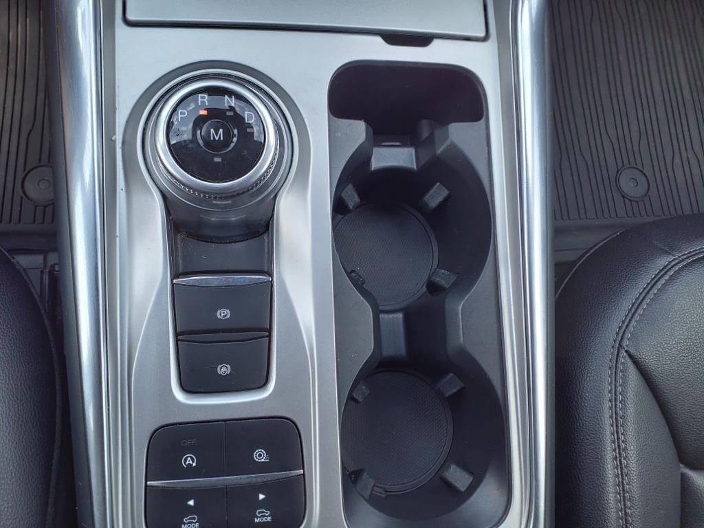 2020 Ford Explorer XLT photo 19