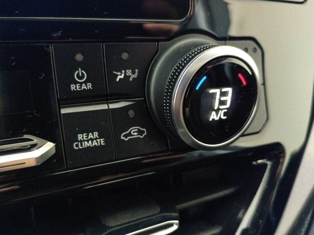 2024 Toyota Highlander XLE photo 25