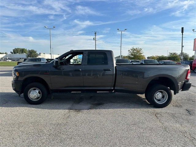 2024 Ram 3500 Tradesman photo 2