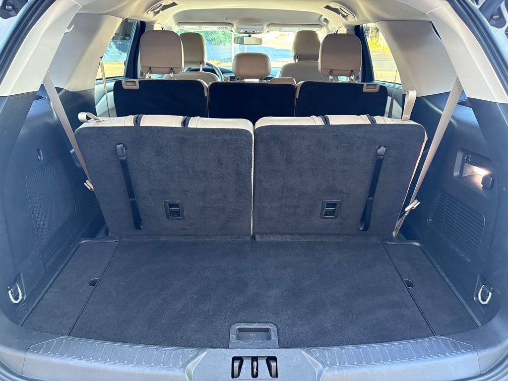 2023 Ford Explorer Limited photo 24
