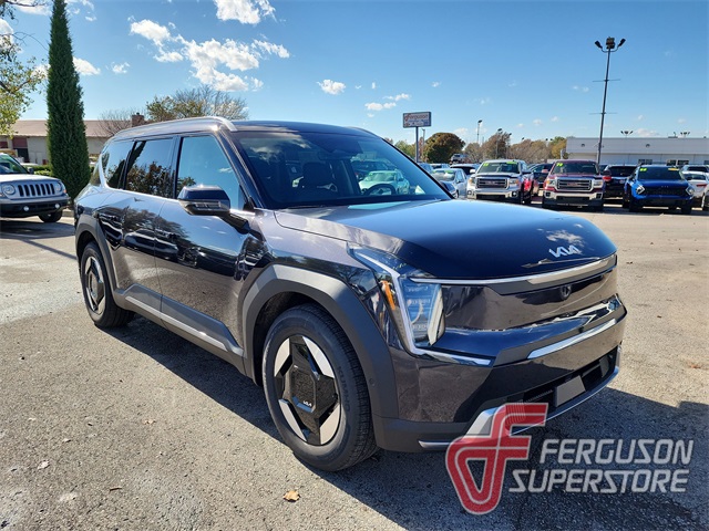 2026 Kia EV9 Wind's photo