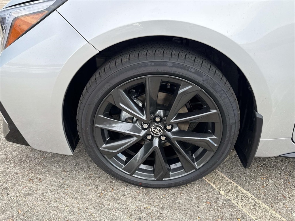 2026 Toyota Corolla SE photo 2