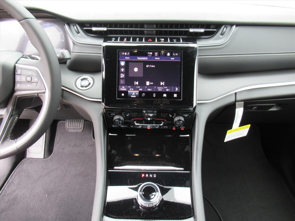 2025 Jeep Grand Cherokee Laredo X photo 19