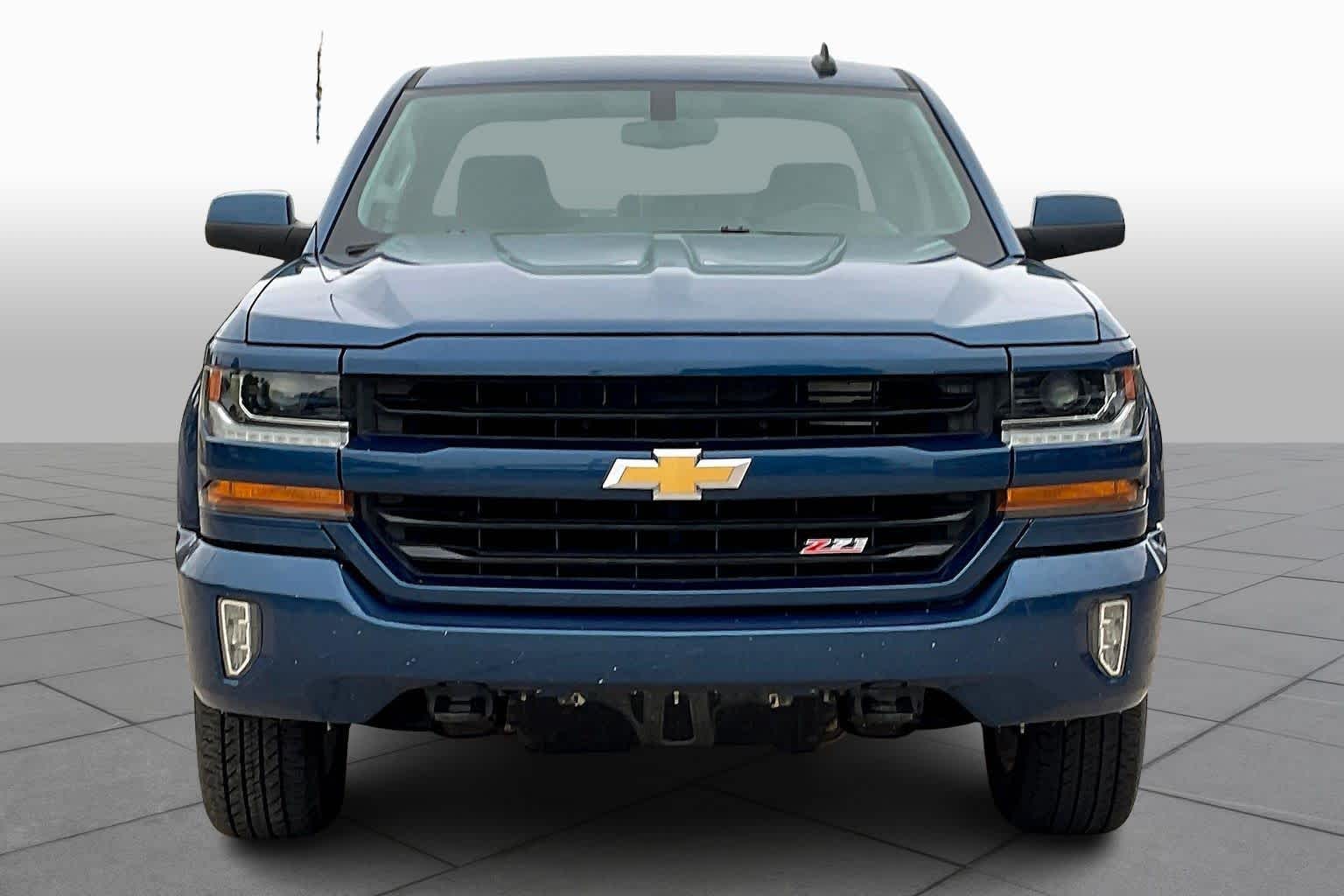 2018 Chevrolet Silverado 1500 LT photo 3