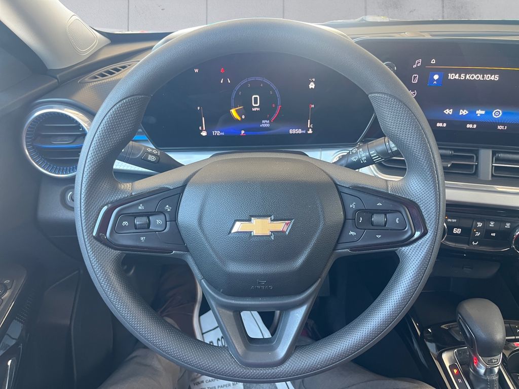 2024 Chevrolet Trax LT photo 9