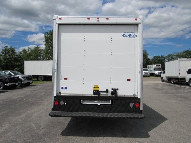 2025 Gmc Savana Cutaway 3500 photo 3