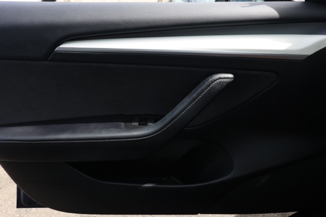 2022 Tesla Model 3 Long Range photo 17