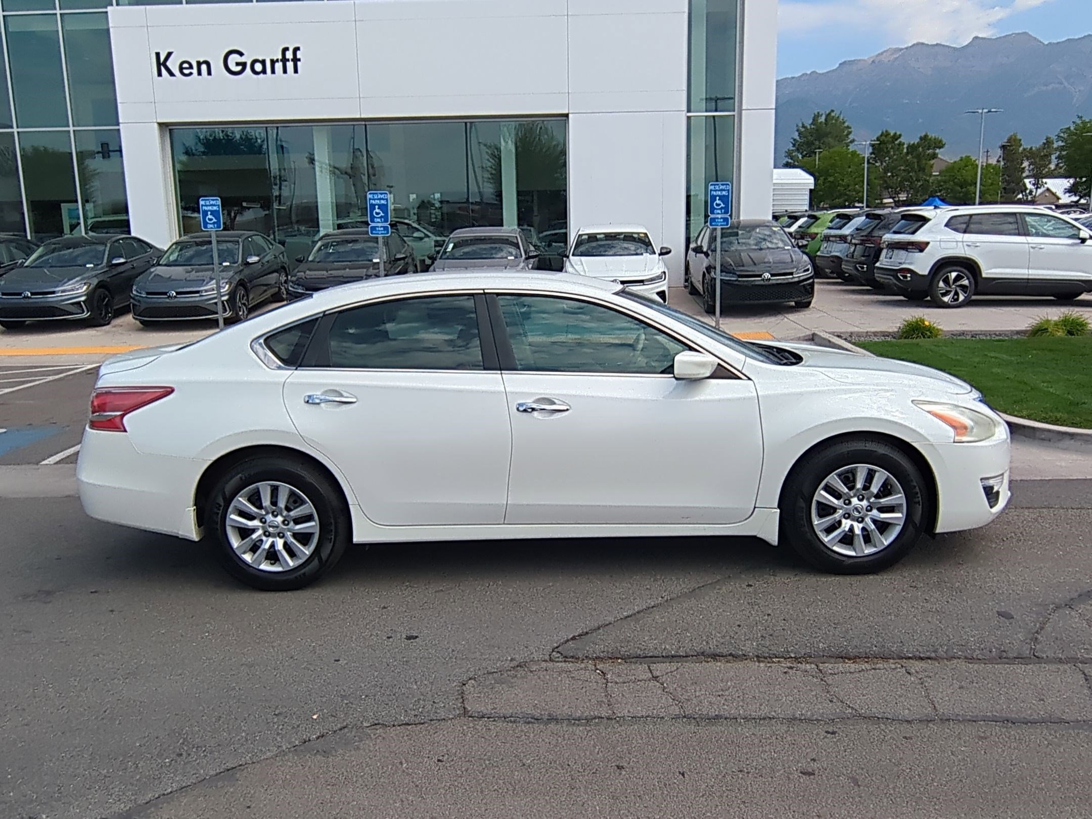 Used 2013 Nissan Altima Sedan S with VIN 1N4AL3AP5DN554044 for sale in Orem, UT
