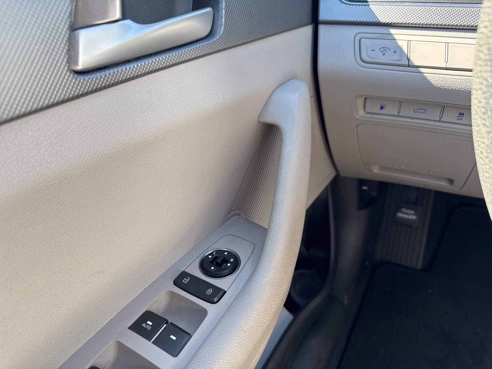 2015 Hyundai Sonata SE photo 21