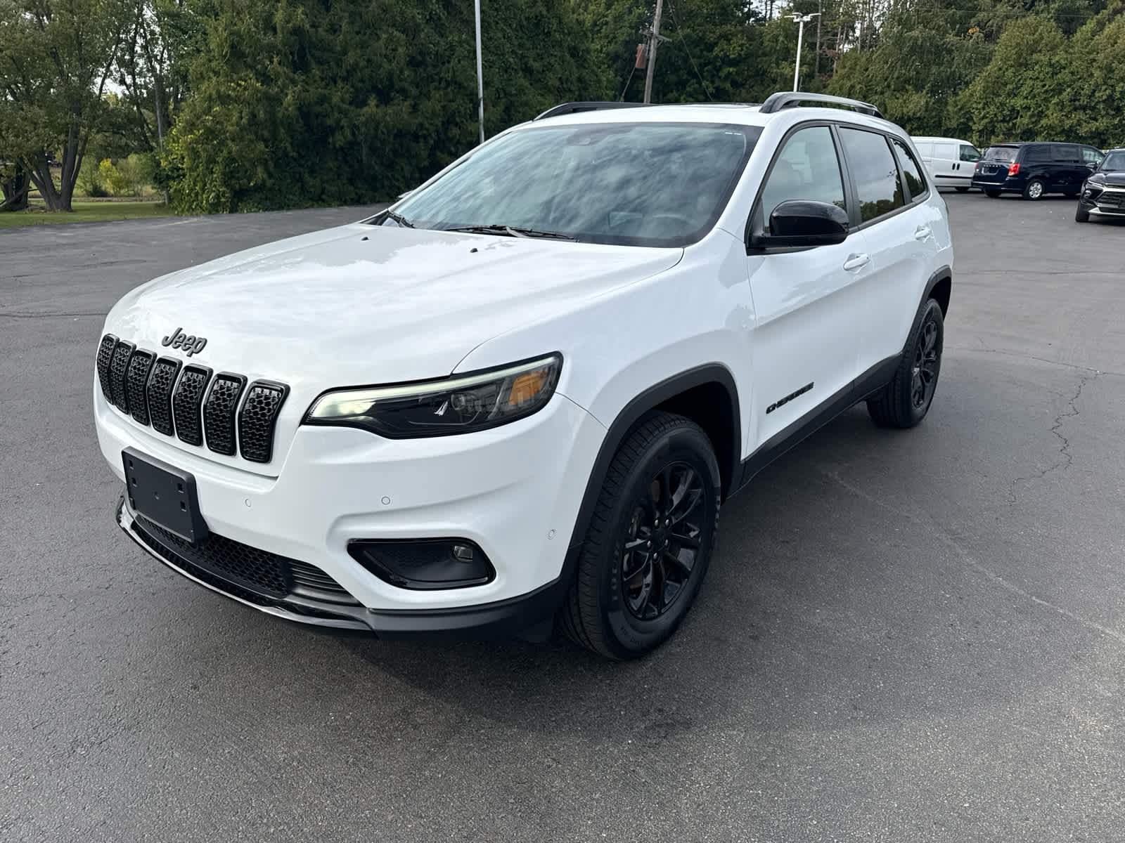 2023 Jeep Cherokee Altitude Lux photo 4