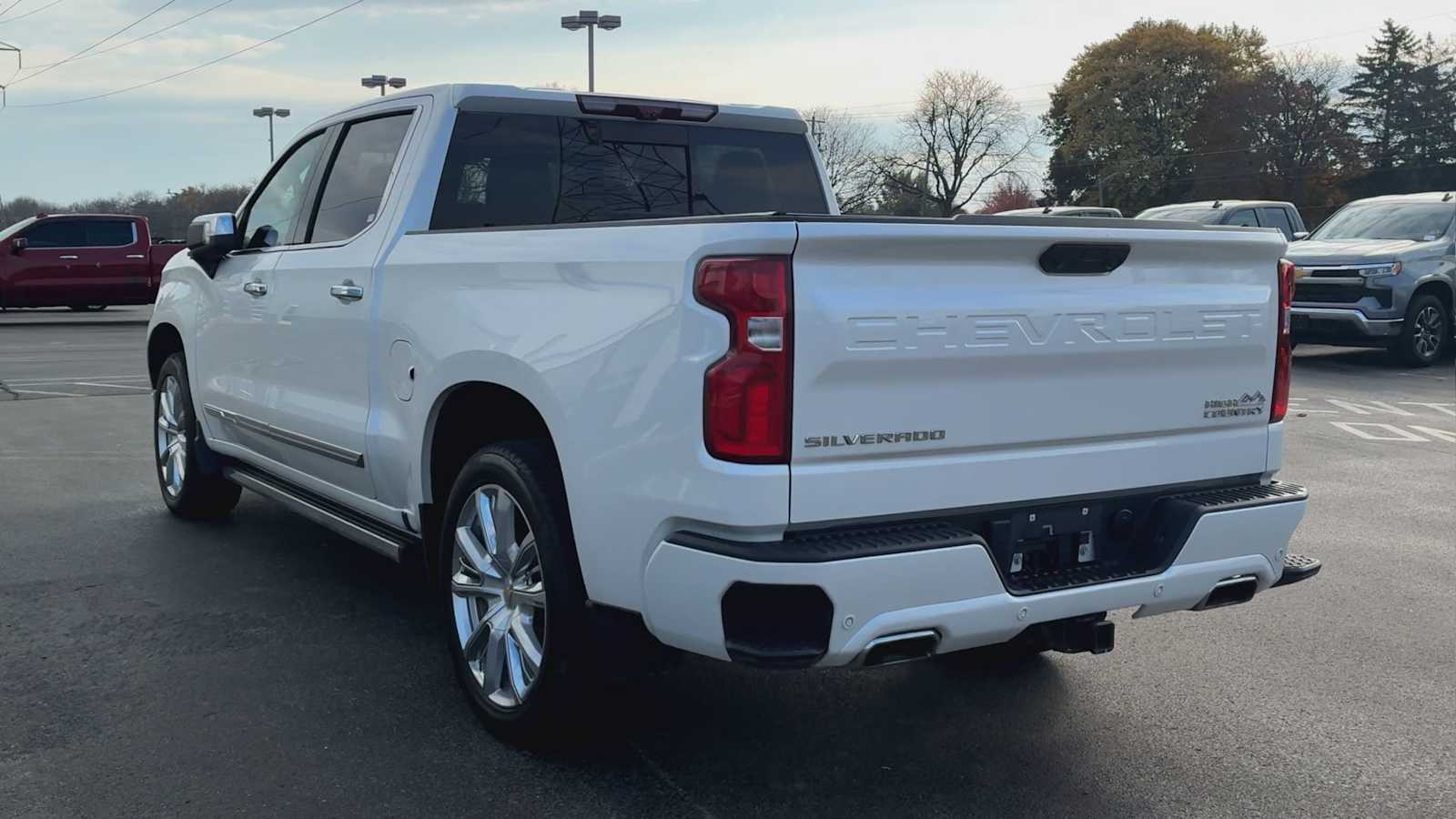 2023 Chevrolet Silverado 1500 High Country photo 4