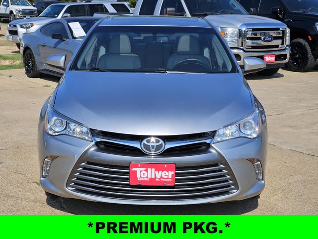 2017 Toyota Camry XLE photo 2
