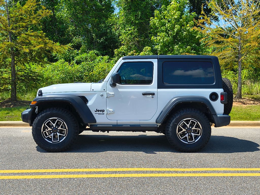 2021 Jeep Wrangler Sport S photo 3