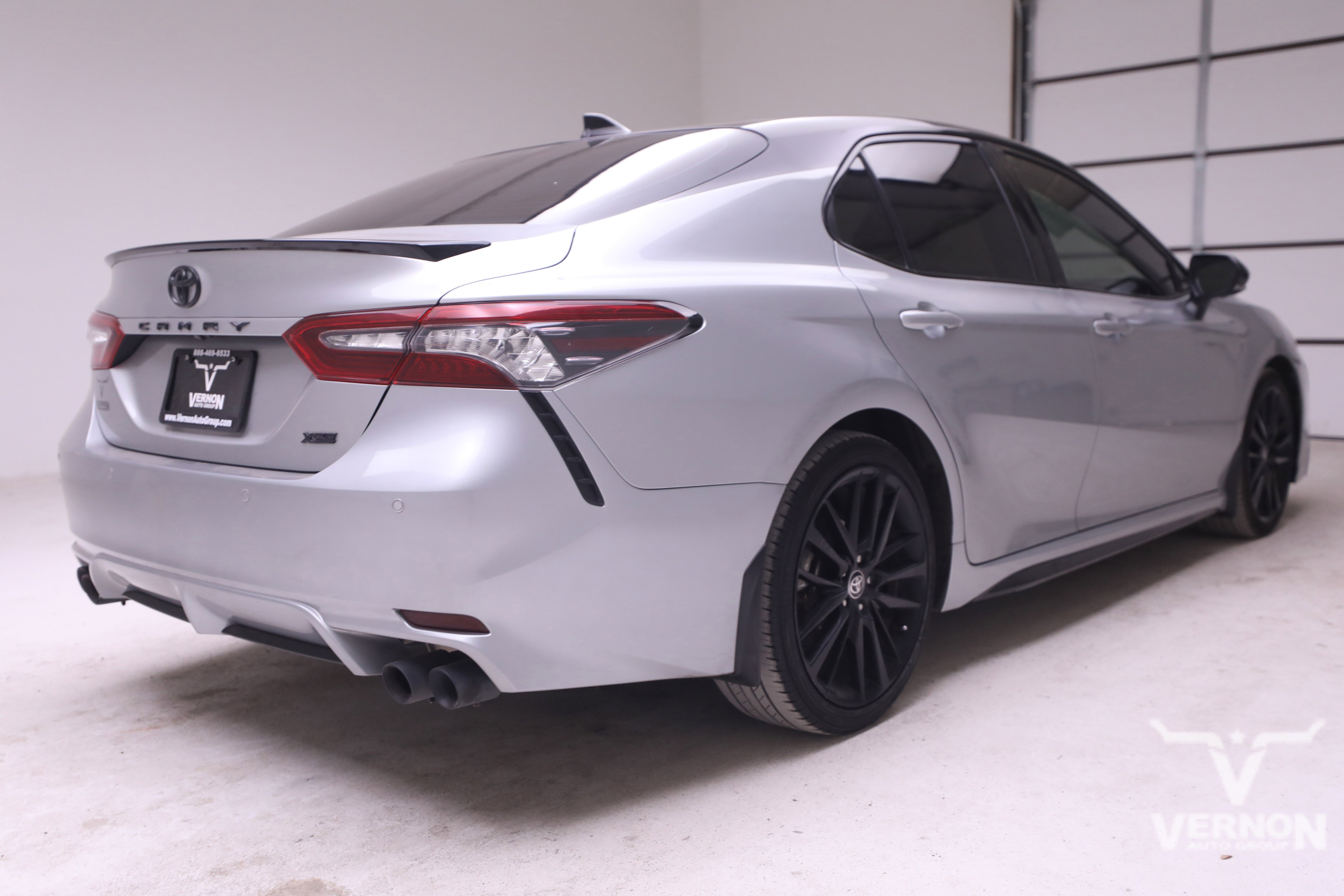 2021 Toyota Camry XSE V6 photo 2