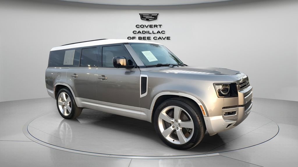 2023 Land Rover Defender SE's photo