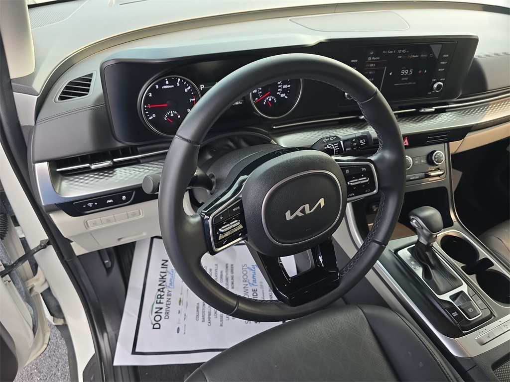2024 Kia Carnival LX photo 19