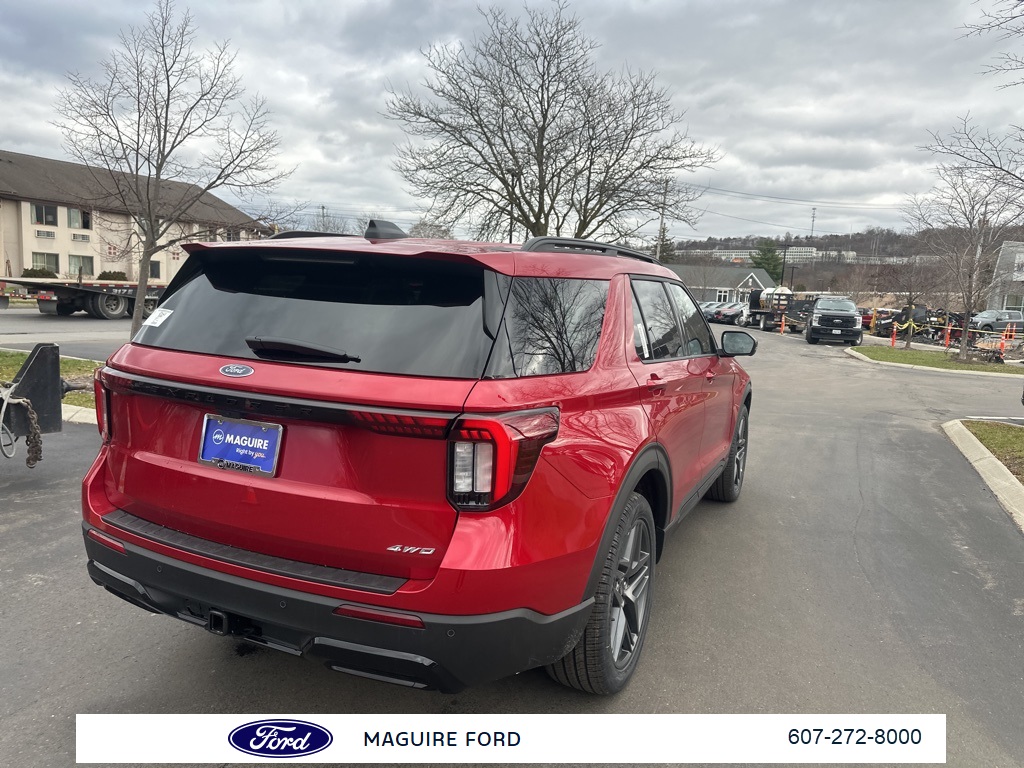 2026 Ford Explorer ST-Line photo 4