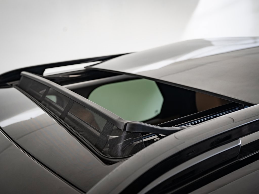 2025 Land Rover Discovery Metropolitan Edition photo 9
