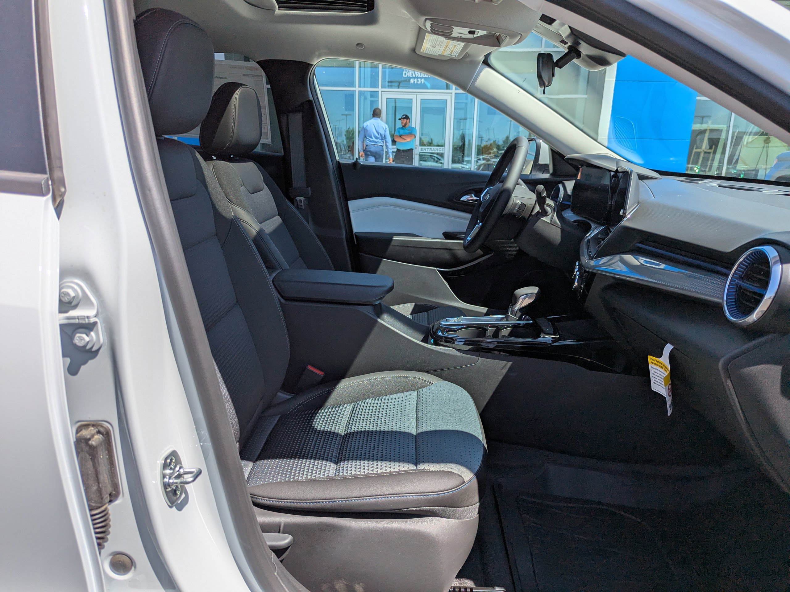 2025 Chevrolet Trax LT photo 37