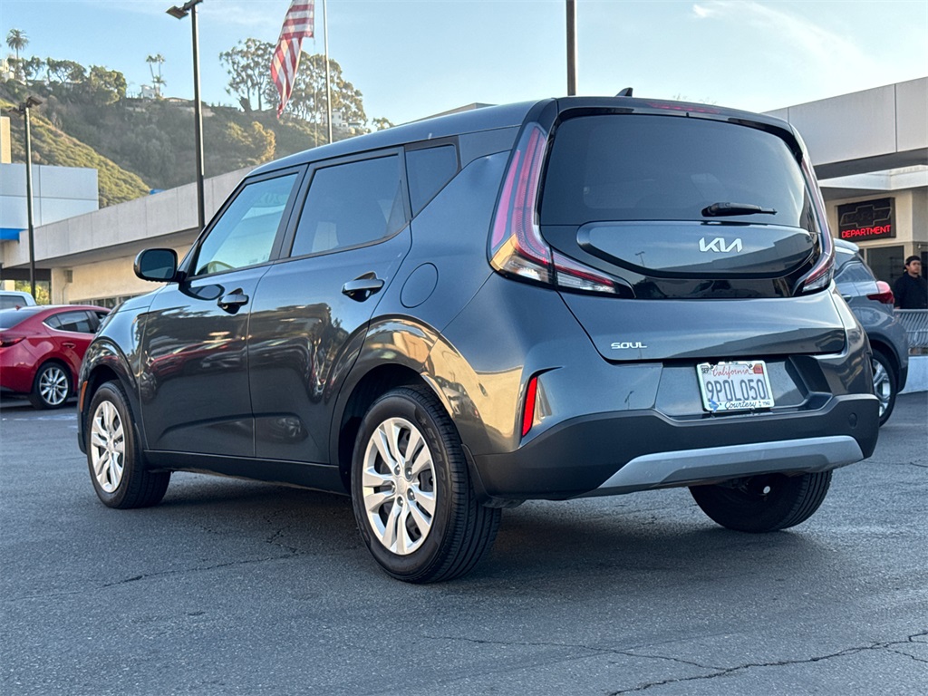 2023 Kia Soul LX photo 4