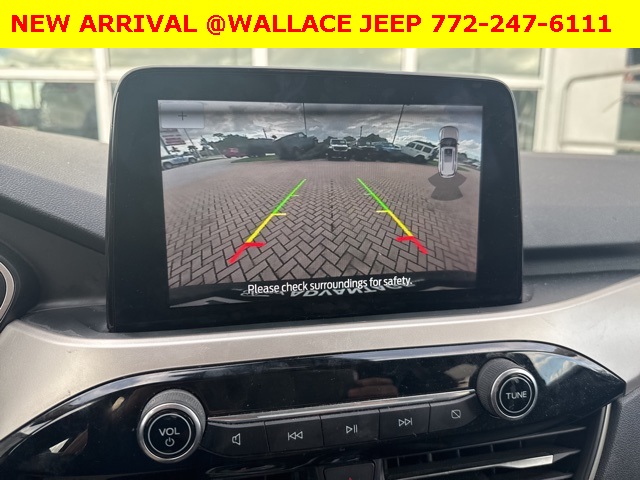 2020 Ford Escape SEL photo 4