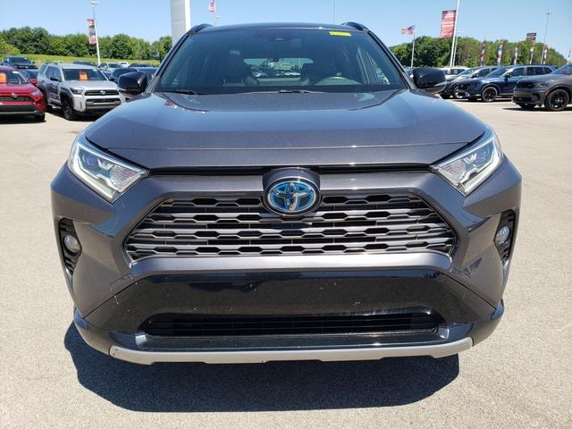 2020 Toyota RAV4 Hybrid XSE photo 2