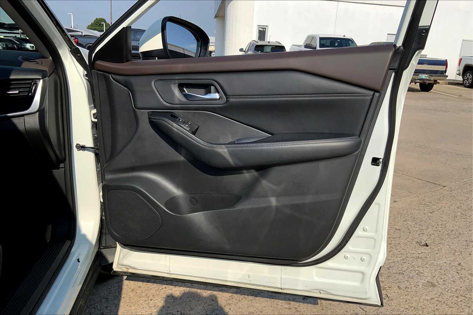2023 Nissan Rogue SL photo 20