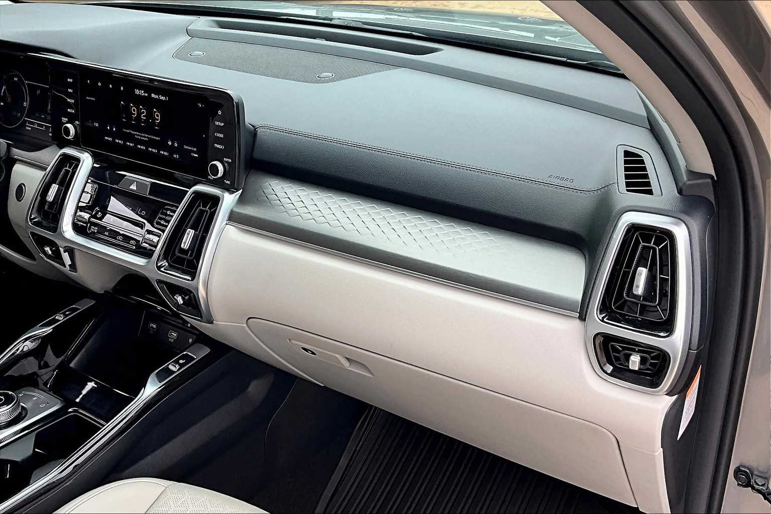 2022 Kia Sorento Plug-In Hybrid SX photo 15