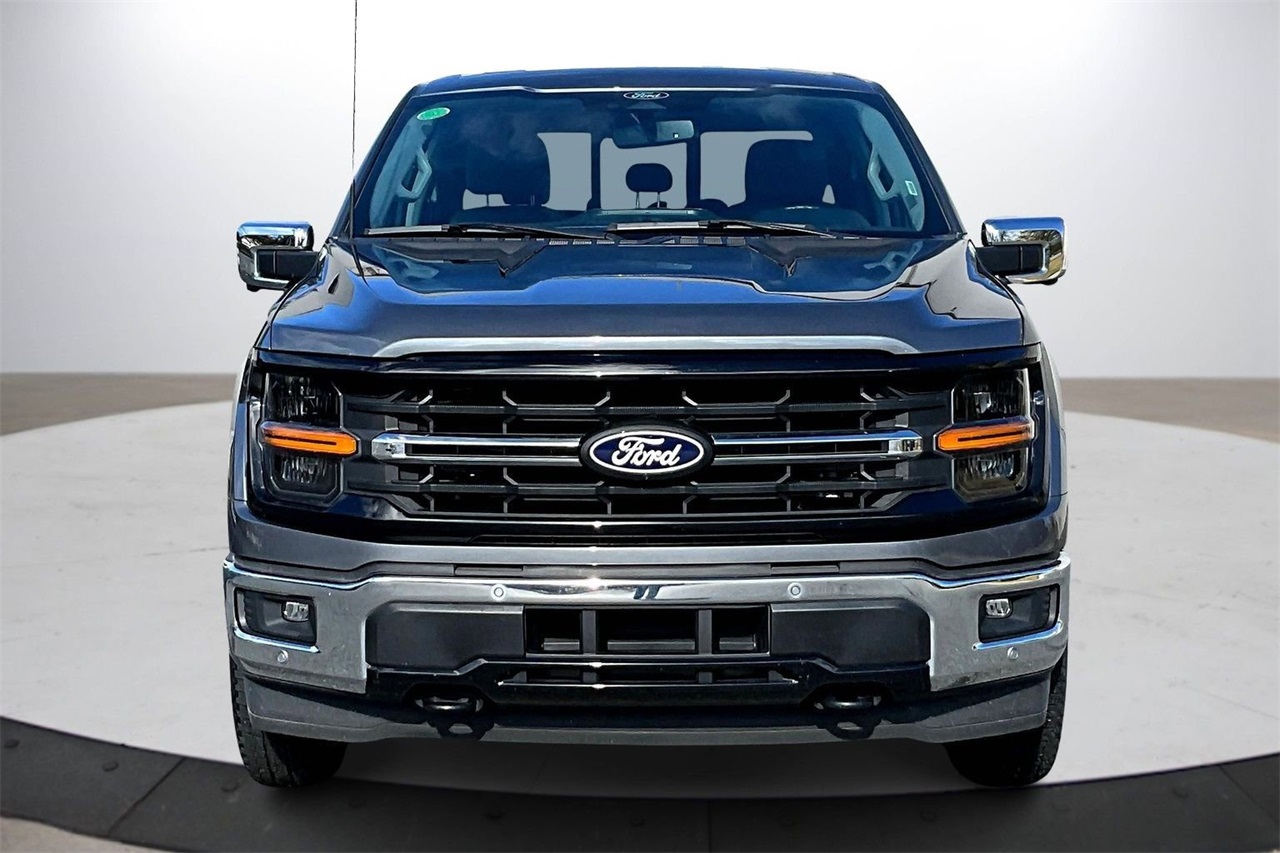 2024 Ford F-150 XLT photo 2