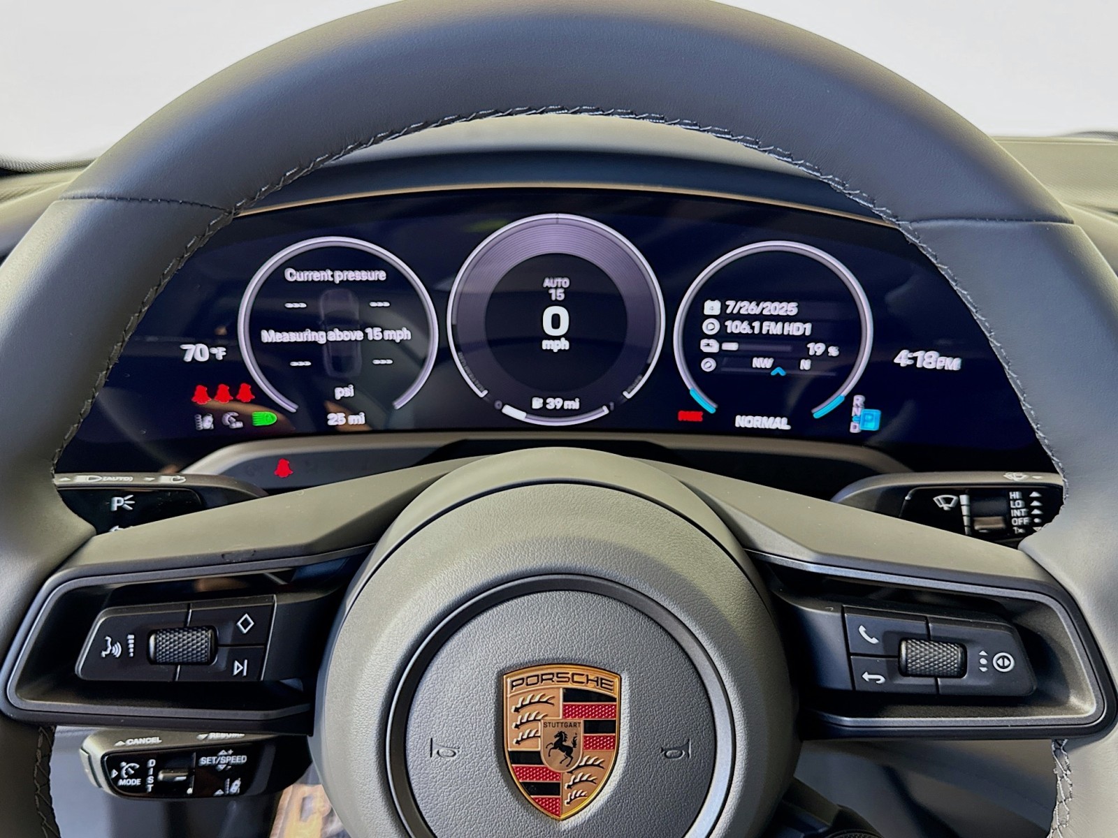 2025 Porsche Taycan 4 photo 14