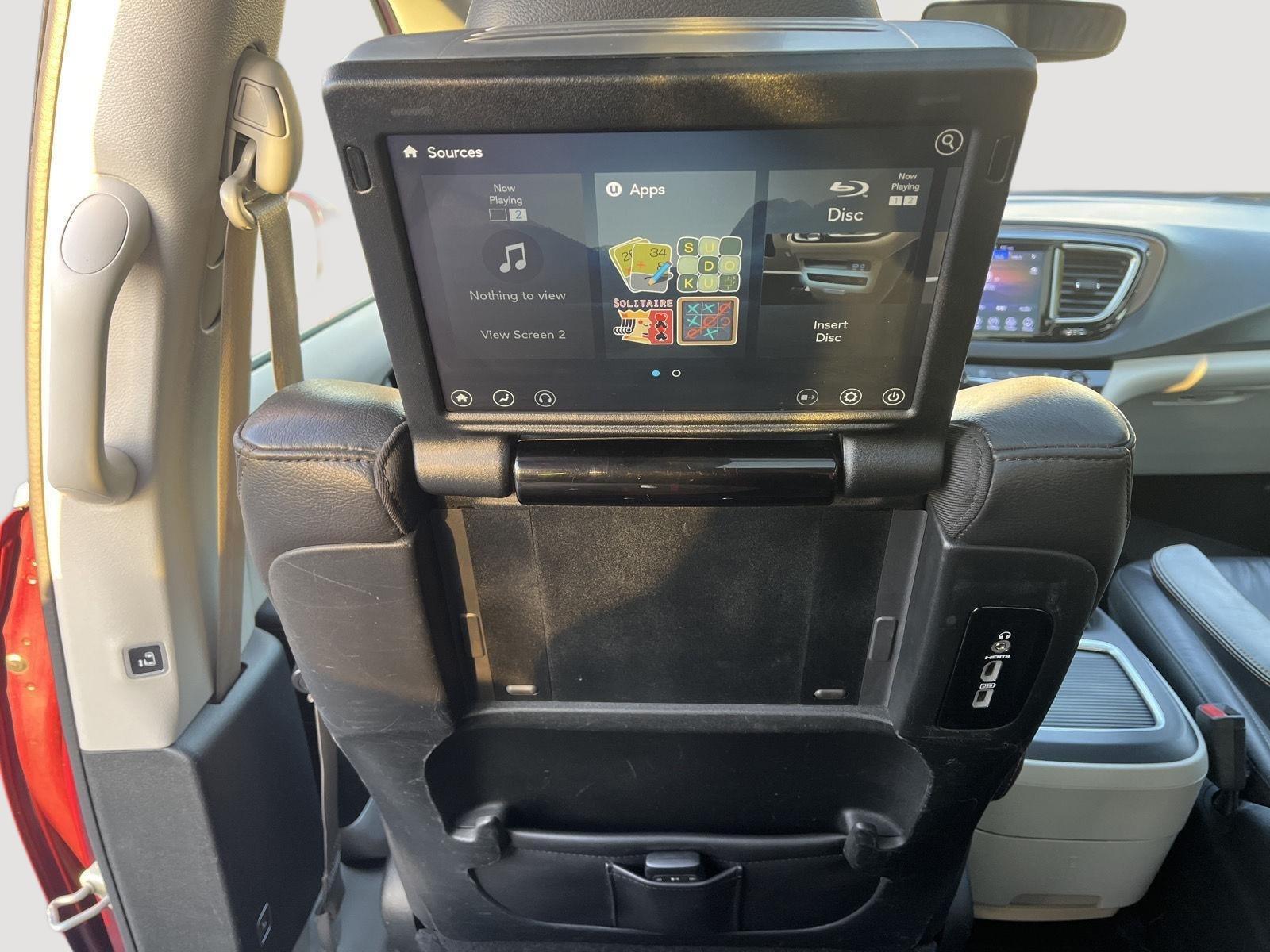 2017 Chrysler Pacifica Touring Plus photo 10