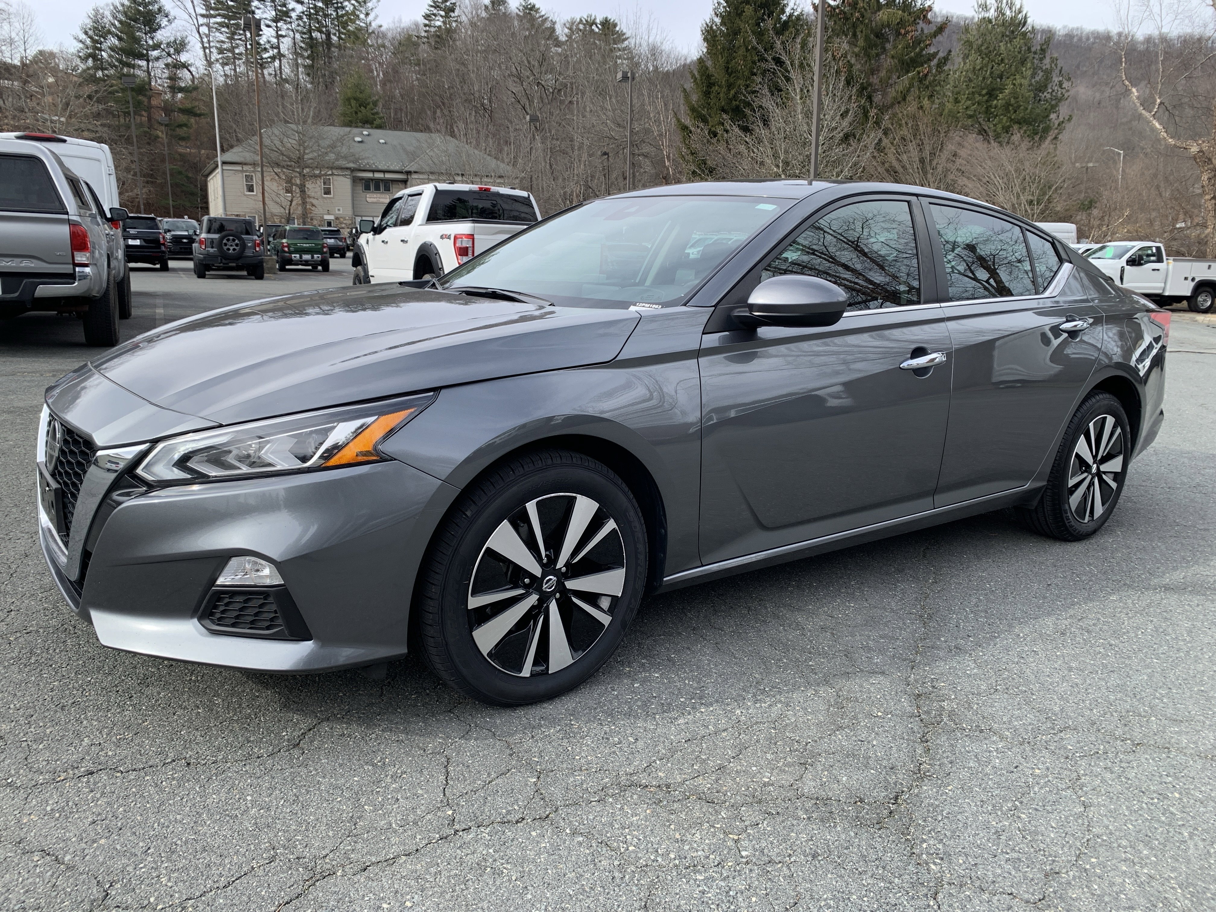 2022 Nissan Altima SV's photo